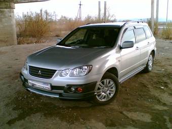 2001 Mitsubishi Airtrek Pictures