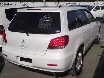 2001 Mitsubishi Airtrek Photos