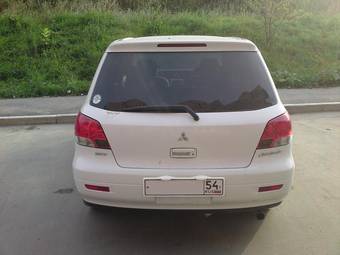 2001 Mitsubishi Airtrek Pictures