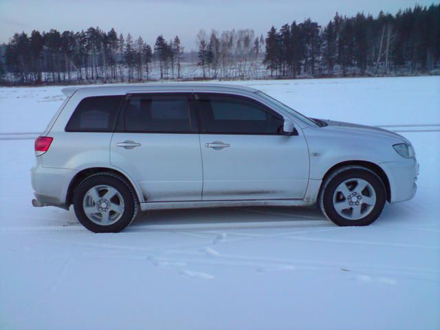 2002 Mitsubishi Airtrek