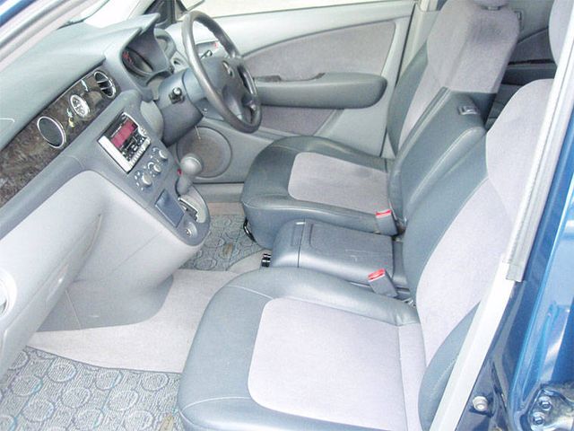 2002 Mitsubishi Airtrek