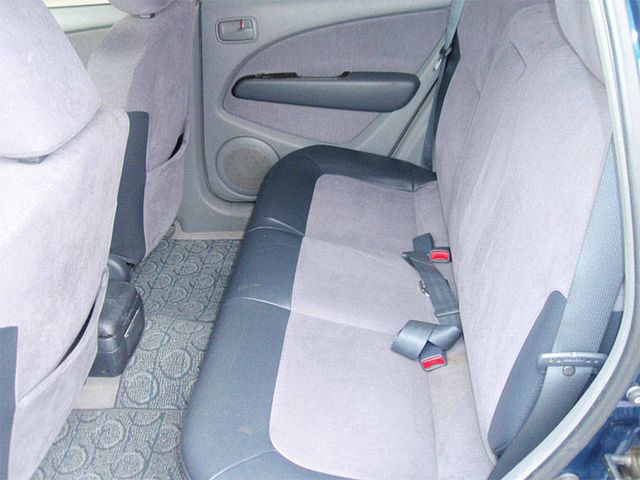 2002 Mitsubishi Airtrek