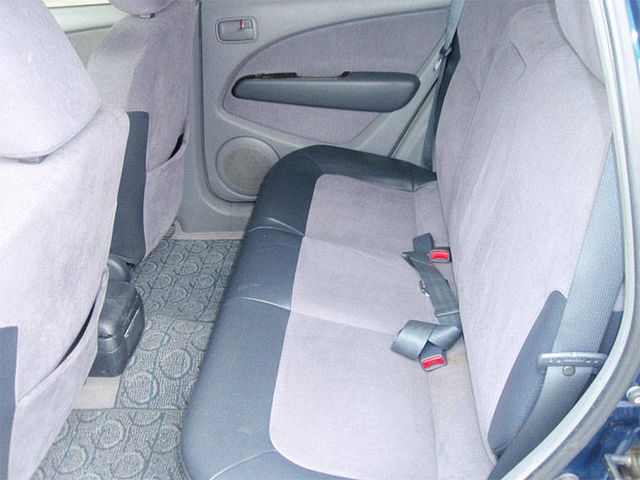 2002 Mitsubishi Airtrek