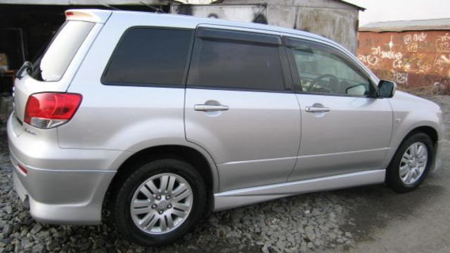 2002 Mitsubishi Airtrek