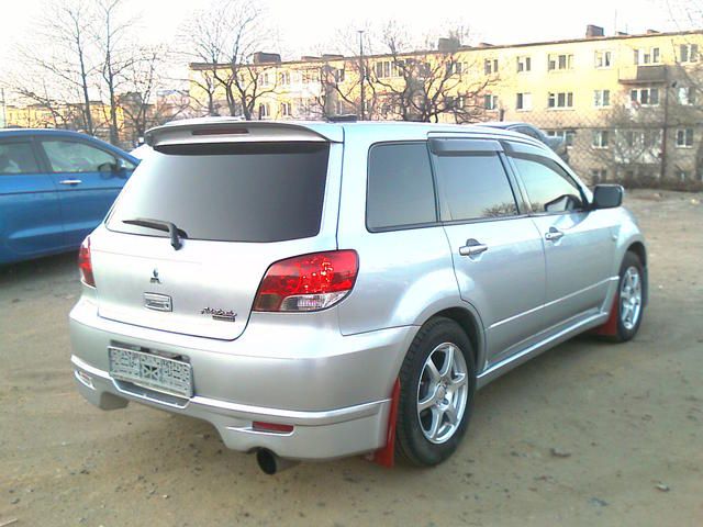 2002 Mitsubishi Airtrek