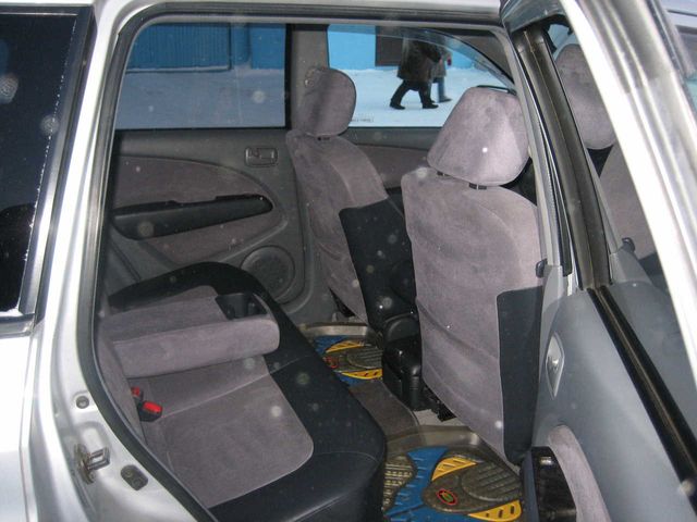 2002 Mitsubishi Airtrek