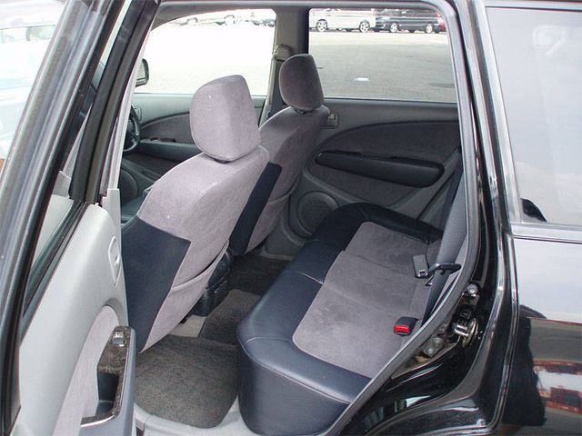 2002 Mitsubishi Airtrek