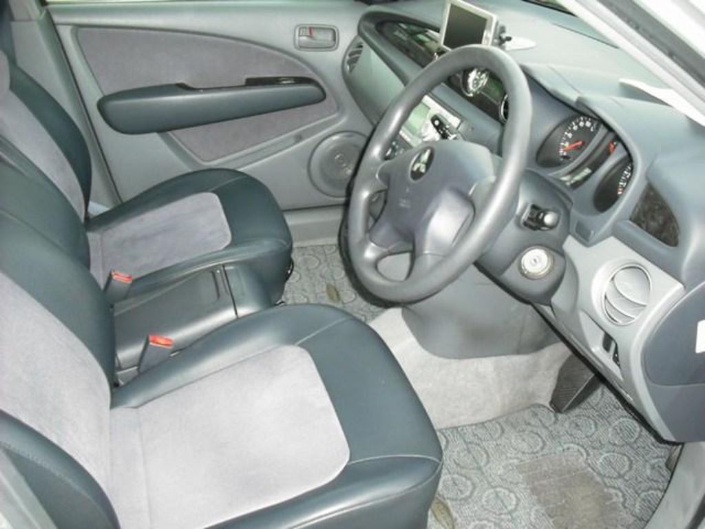 2002 Mitsubishi Airtrek