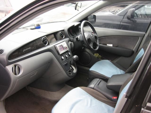 2002 Mitsubishi Airtrek