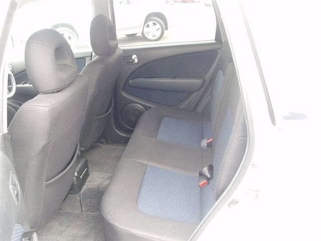 2002 Mitsubishi Airtrek