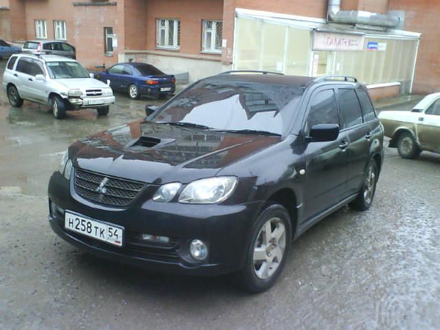 2002 Mitsubishi Airtrek