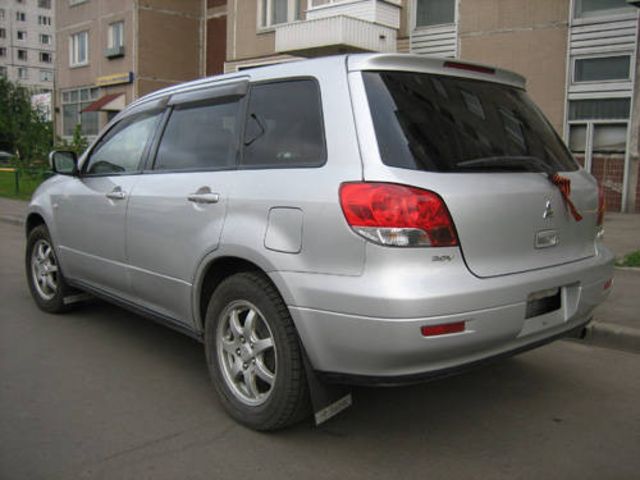 2002 Mitsubishi Airtrek