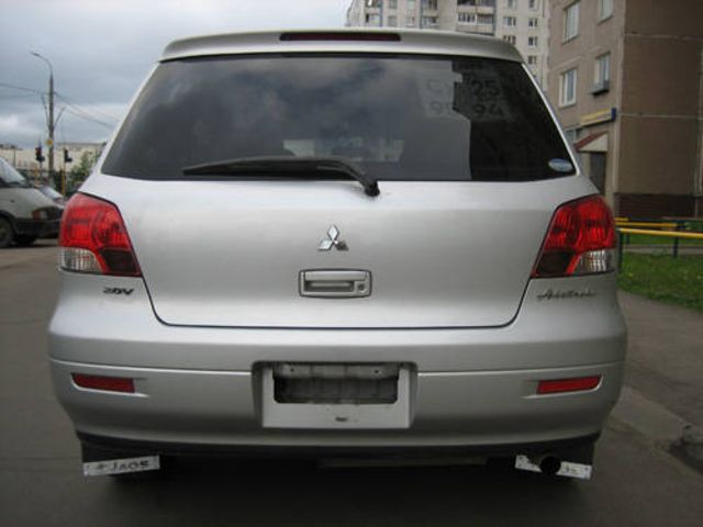 2002 Mitsubishi Airtrek