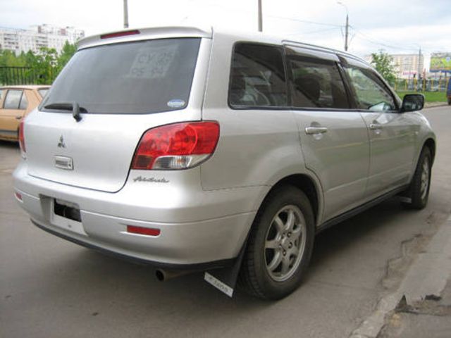 2002 Mitsubishi Airtrek