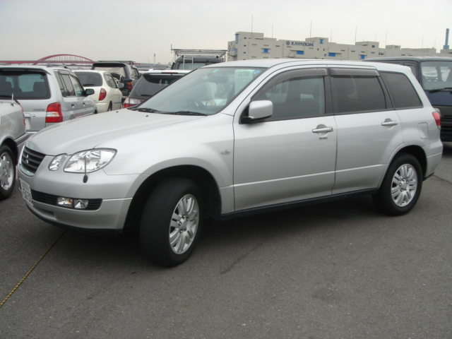 2002 Mitsubishi Airtrek Pictures