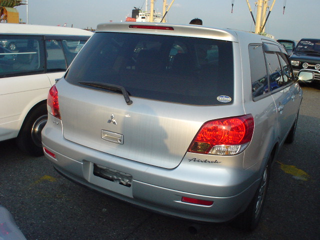 2002 Mitsubishi Airtrek Pictures