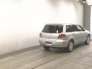 2002 Mitsubishi Airtrek Pictures