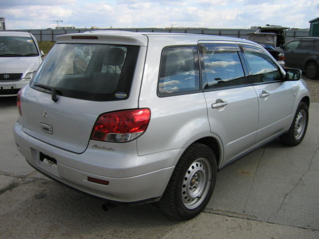 2002 Mitsubishi Airtrek Pictures