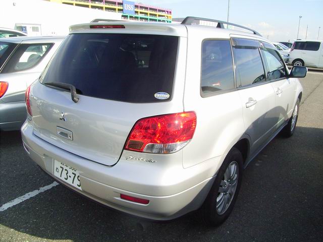 2002 Mitsubishi Airtrek Images