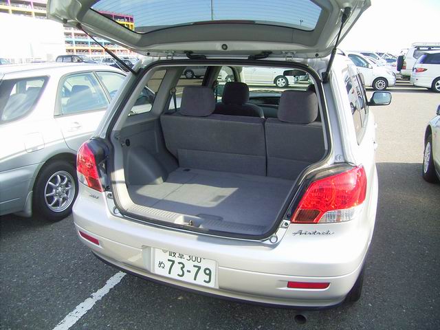 2002 Mitsubishi Airtrek Pictures