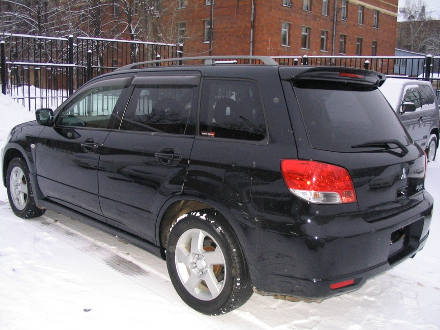 2002 Mitsubishi Airtrek Photos