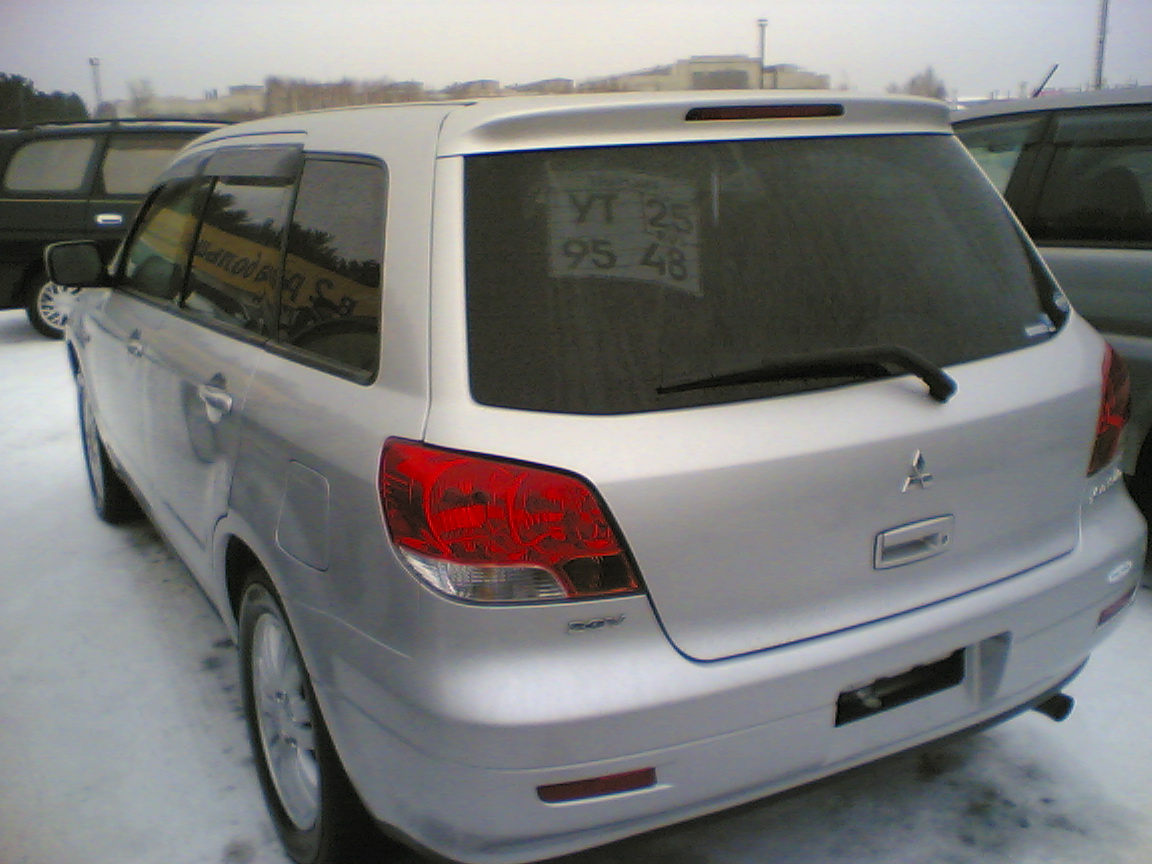 2002 Mitsubishi Airtrek Pictures