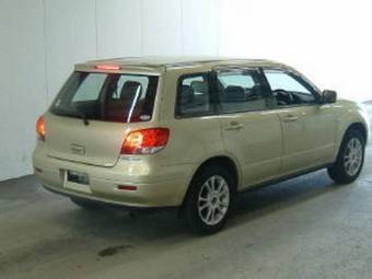 2002 Mitsubishi Airtrek Photos