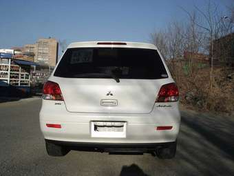 2002 Mitsubishi Airtrek Pictures