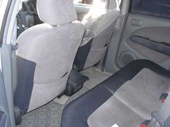 2002 Mitsubishi Airtrek Pics