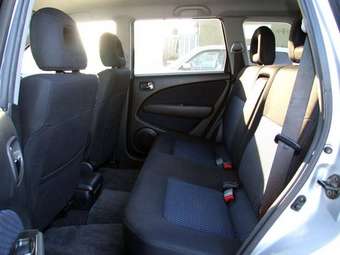 2002 Mitsubishi Airtrek Pictures