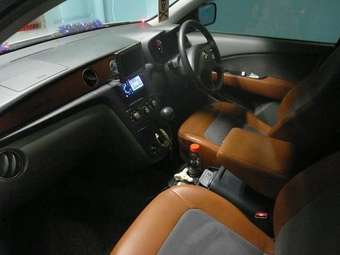2002 Mitsubishi Airtrek Pictures