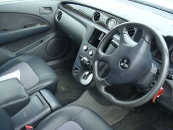 2002 Mitsubishi Airtrek Pictures