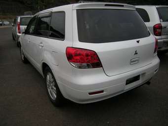 2002 Mitsubishi Airtrek Pictures