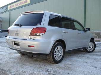 2002 Mitsubishi Airtrek Images