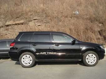 2002 Mitsubishi Airtrek Photos