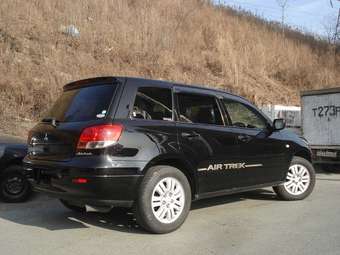 2002 Mitsubishi Airtrek Pictures