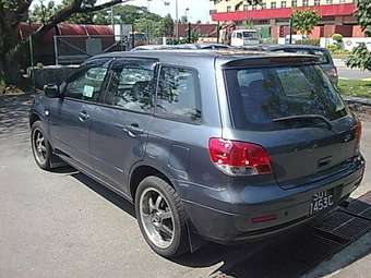 2002 Mitsubishi Airtrek Pictures