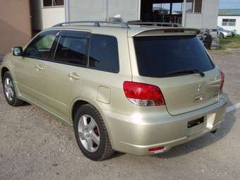 2002 Mitsubishi Airtrek Pics