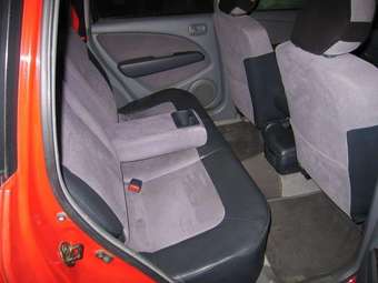 2002 Mitsubishi Airtrek Pictures