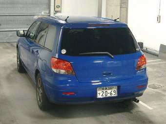 2002 Mitsubishi Airtrek Photos