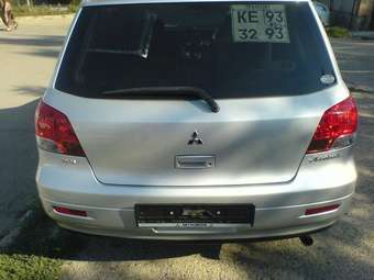 2002 Mitsubishi Airtrek Pictures