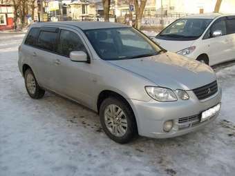 2002 Mitsubishi Airtrek Images