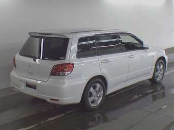 2002 Mitsubishi Airtrek Images