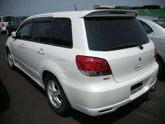 2002 Mitsubishi Airtrek Pictures