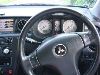 2002 Mitsubishi Airtrek Pictures