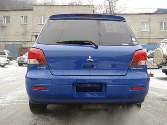 2002 Mitsubishi Airtrek Pictures