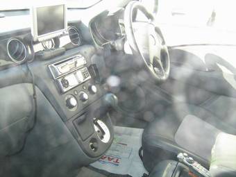 2002 Mitsubishi Airtrek Photos