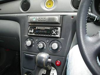 2002 Mitsubishi Airtrek Pictures
