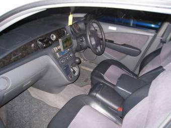 2002 Mitsubishi Airtrek Pictures