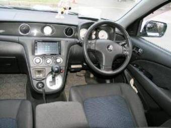 2002 Mitsubishi Airtrek Pictures